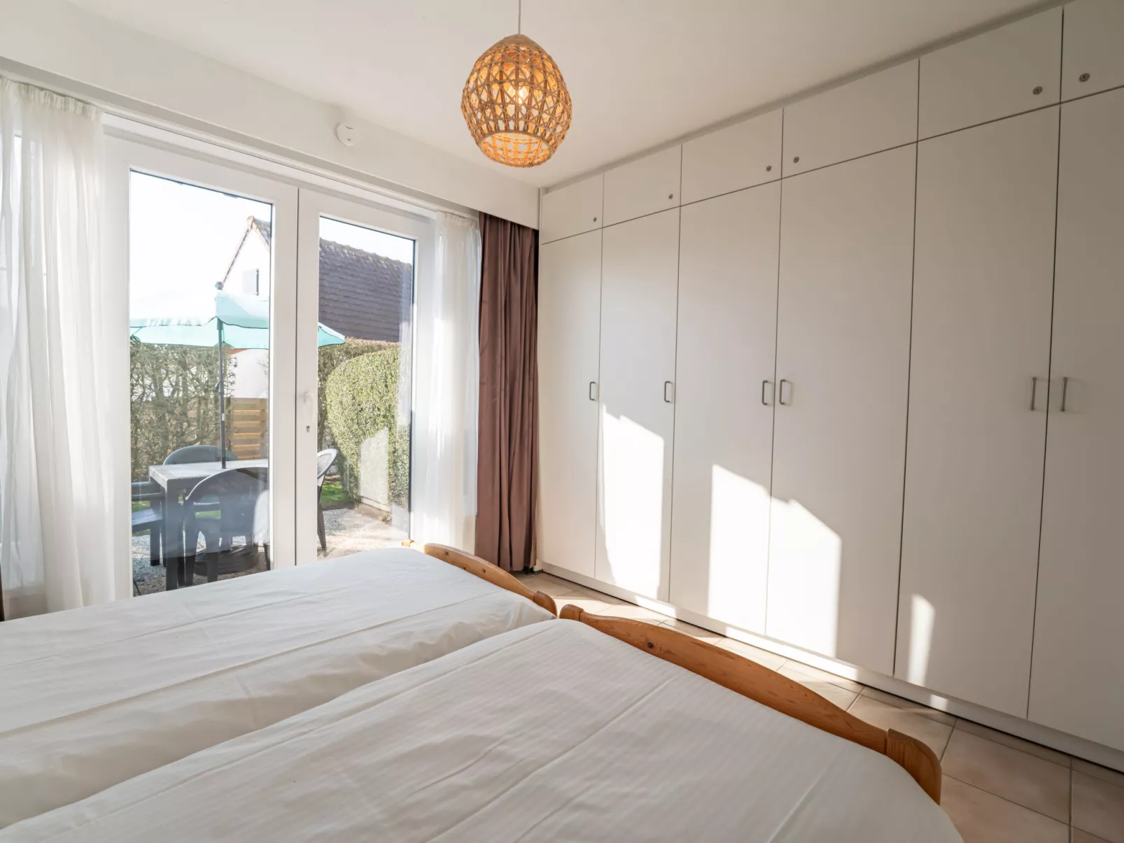 Sirius with parking and shared pool-Binnen