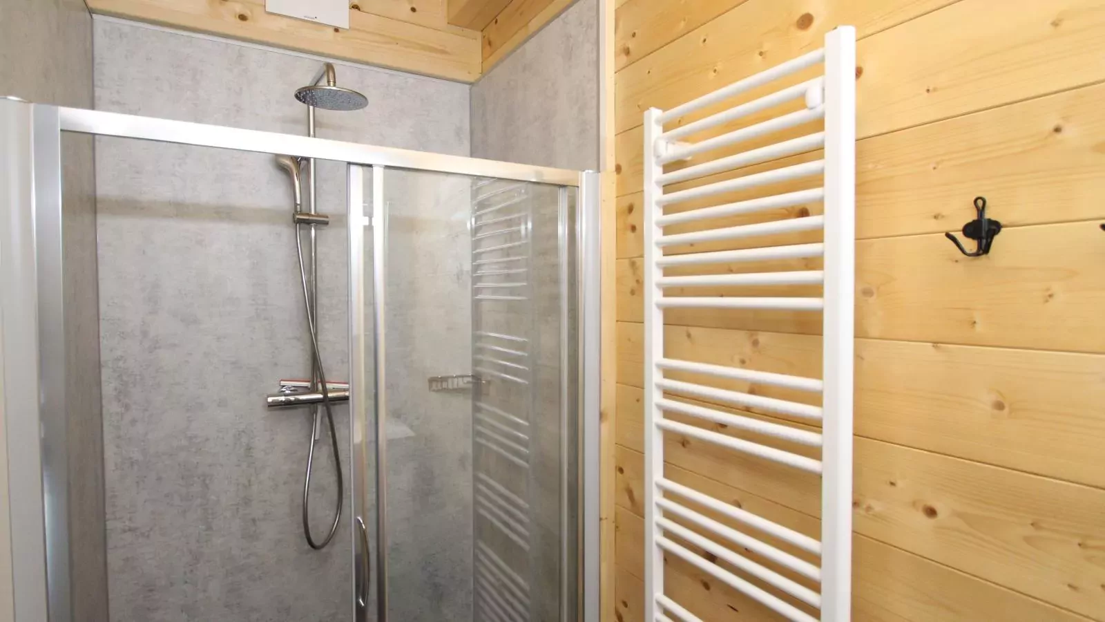 Rattendorf 21A-Badkamer