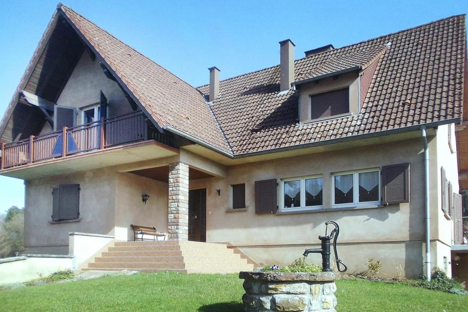 Holiday home Reipertswiller-Buitenkant zomer