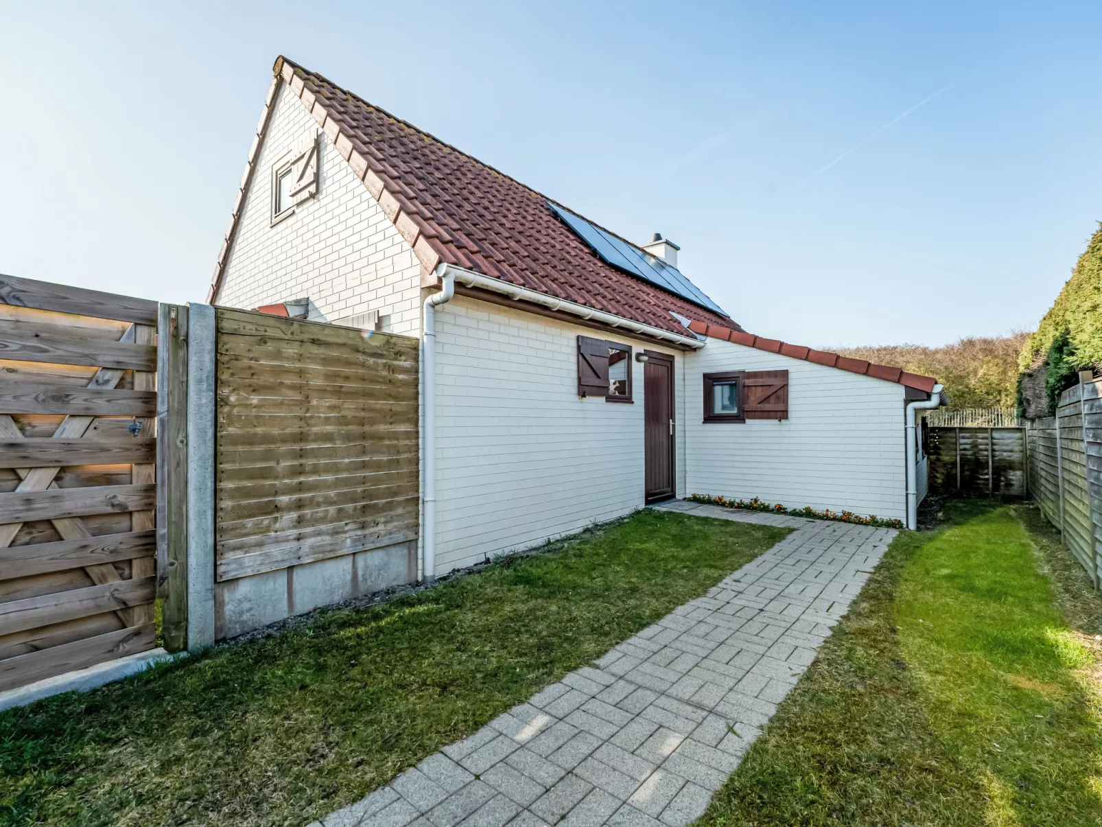 Pippa with parking & garden-Buiten
