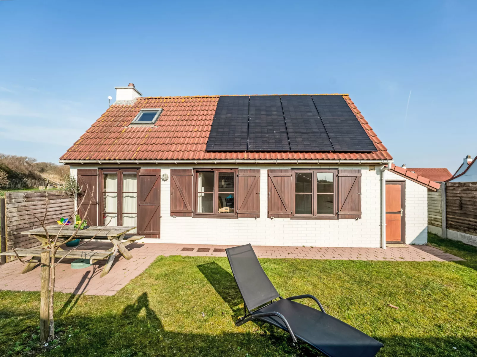 Pippa with parking & garden-Buiten