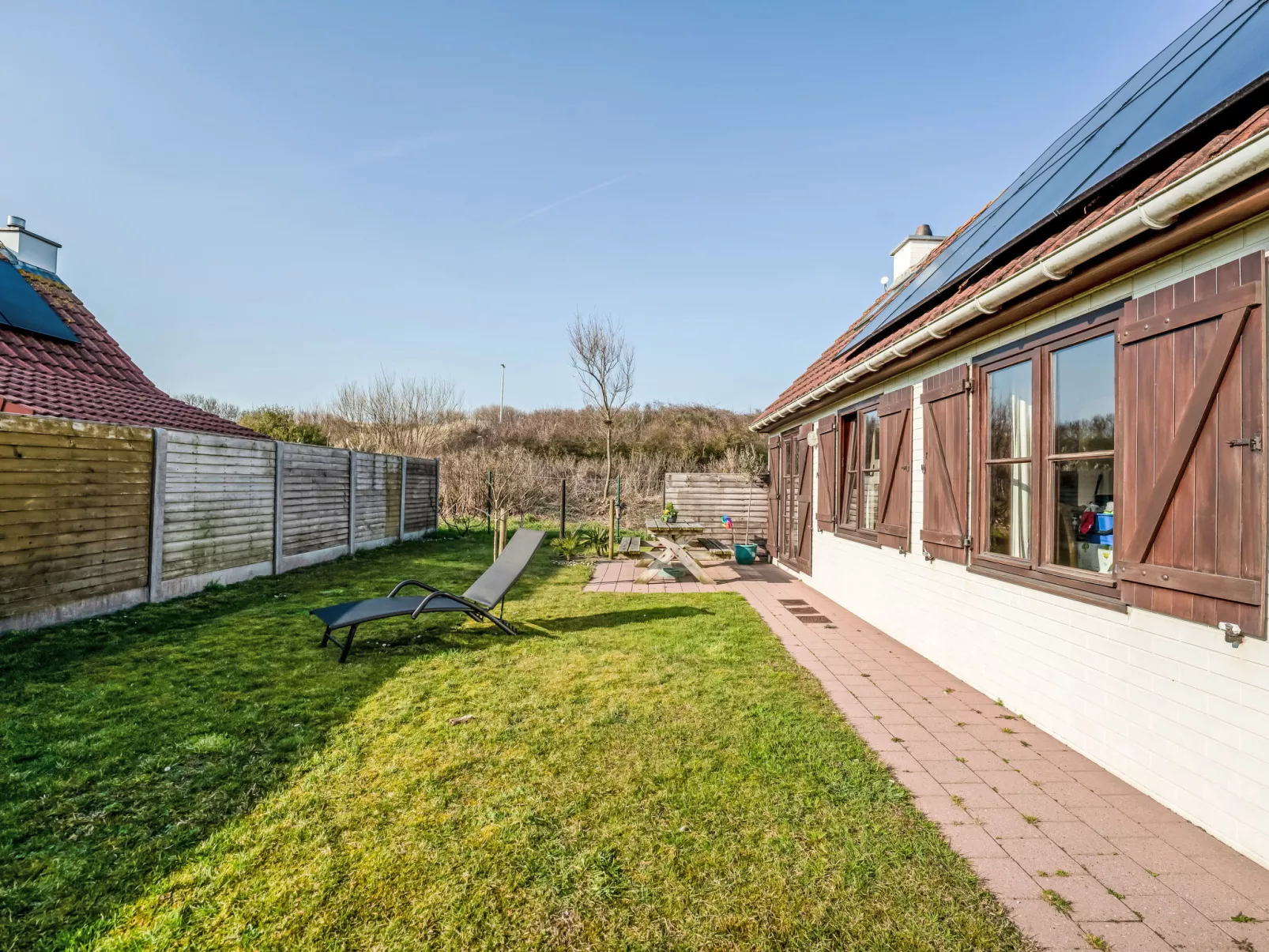 Pippa with parking & garden-Buiten