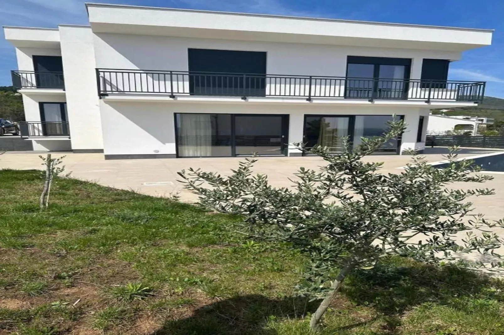 Villa V-Buitenkant zomer