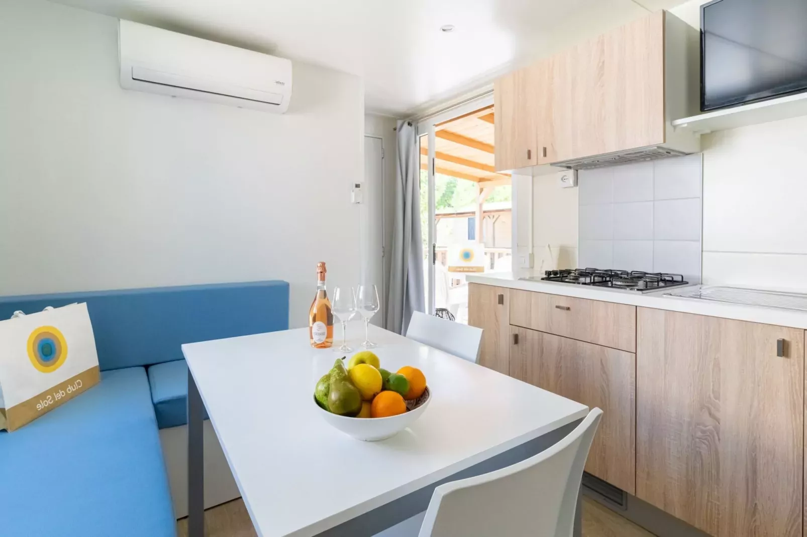 Rimini Family Village Viserba Rimini - Lodge 4 plus 1 pax-Eetkamer