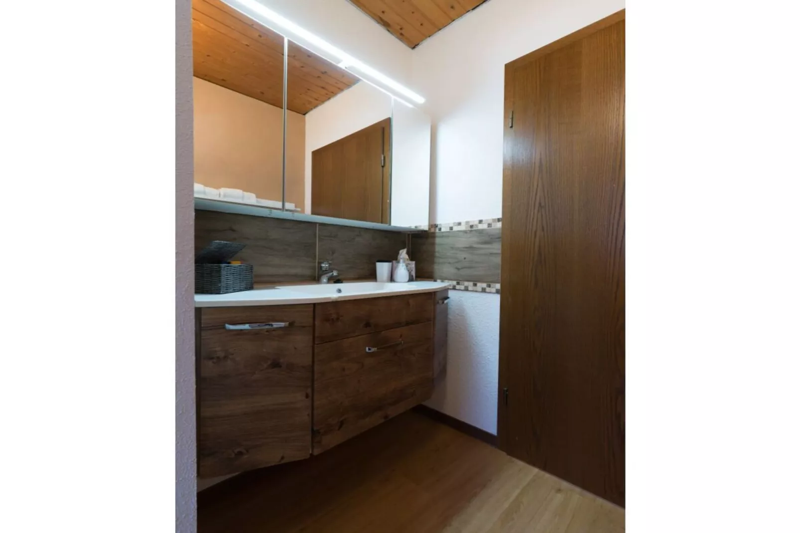 346255-Badkamer