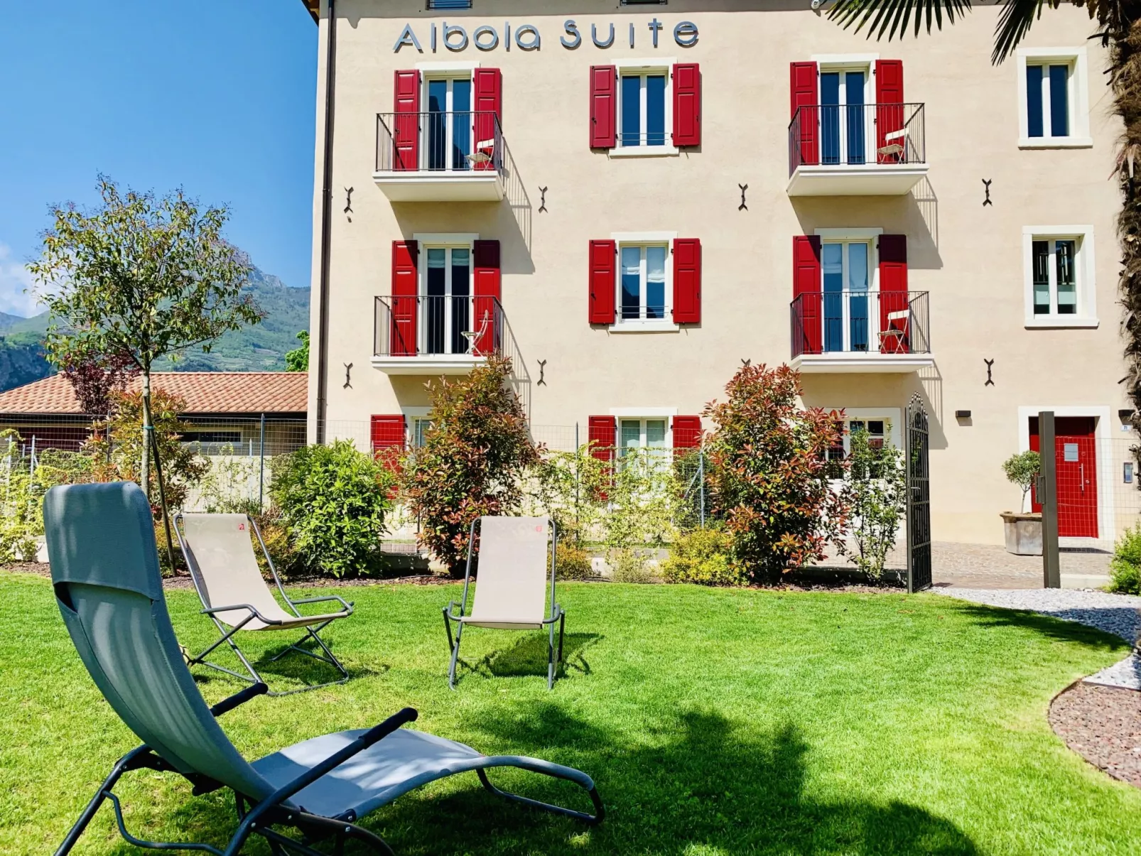 Albola Suite