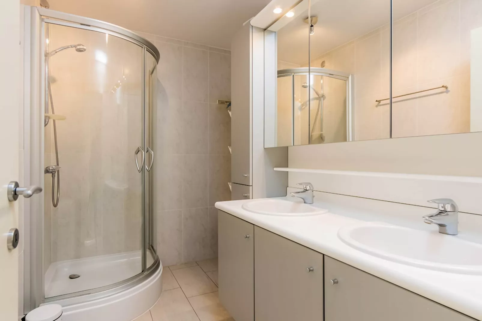 NEPTUNE60 0601GAR-Badkamer
