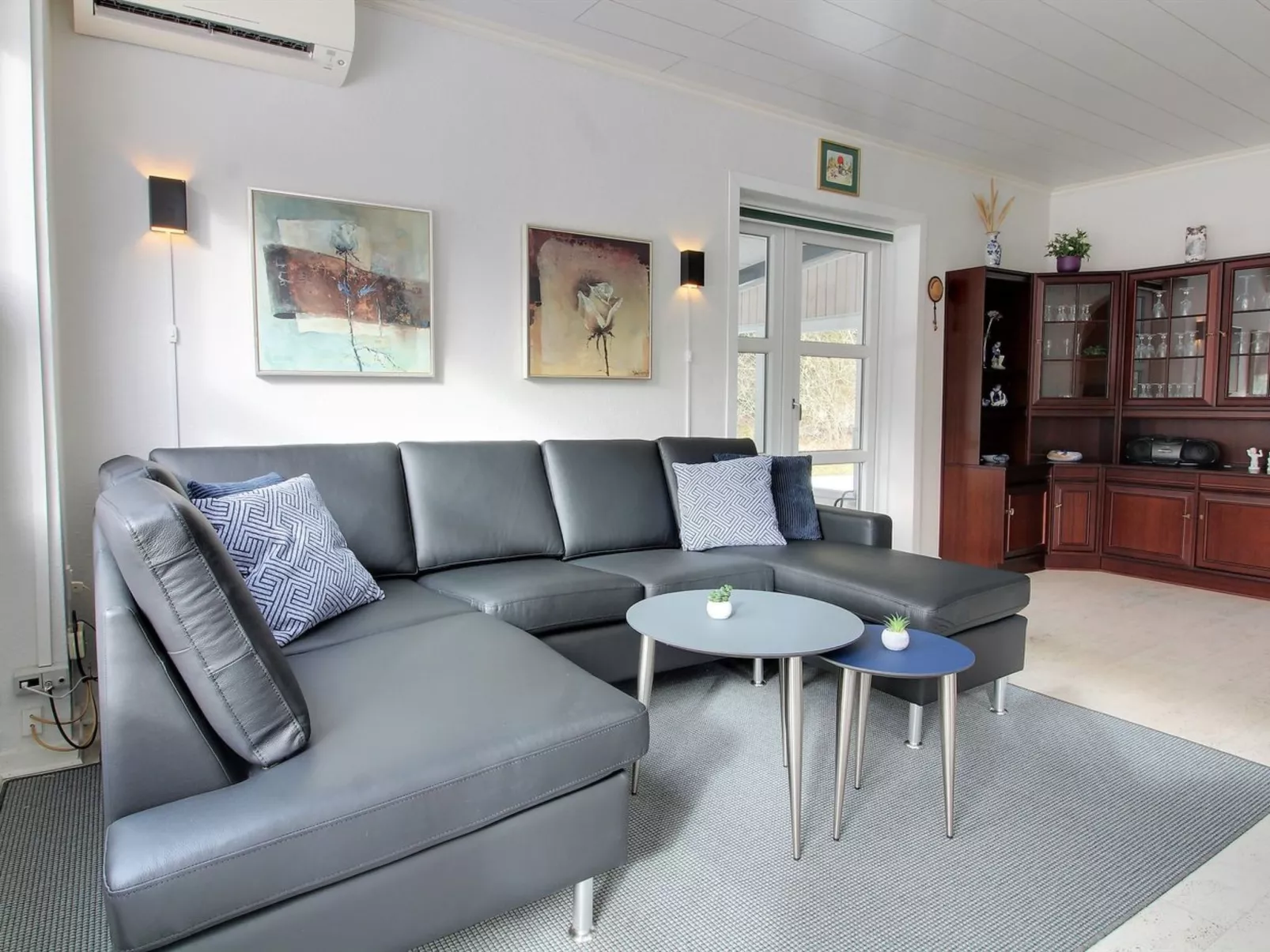 "Gwen" - 2.7km from the sea-Binnen