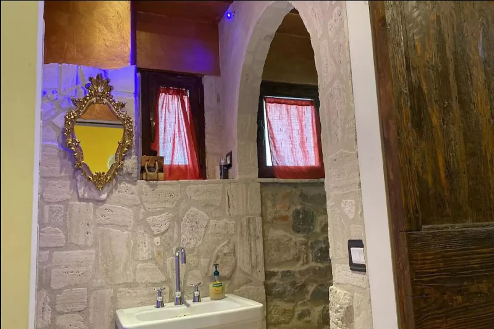 Casa Carlotta-Badkamer