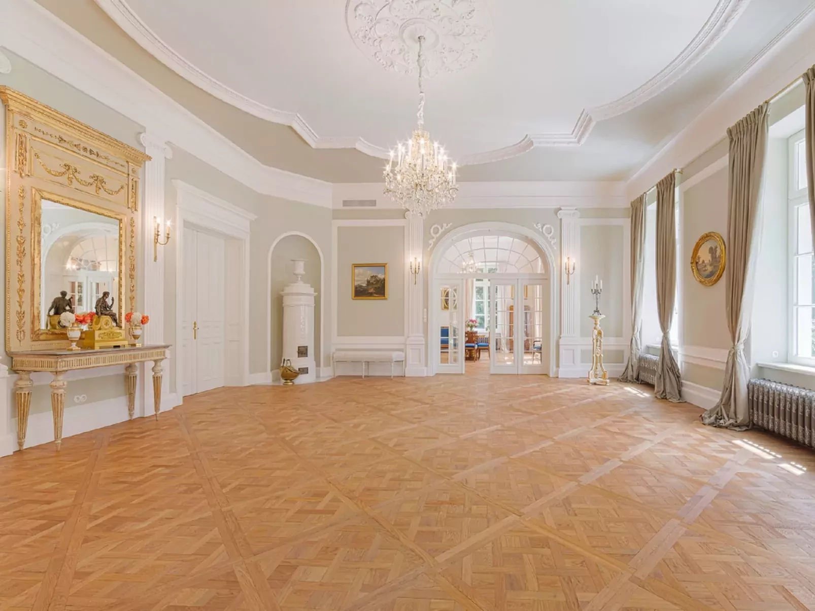 Manowce Palace-Binnen