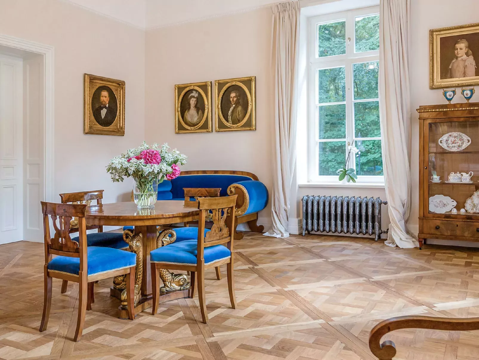 Manowce Palace-Binnen