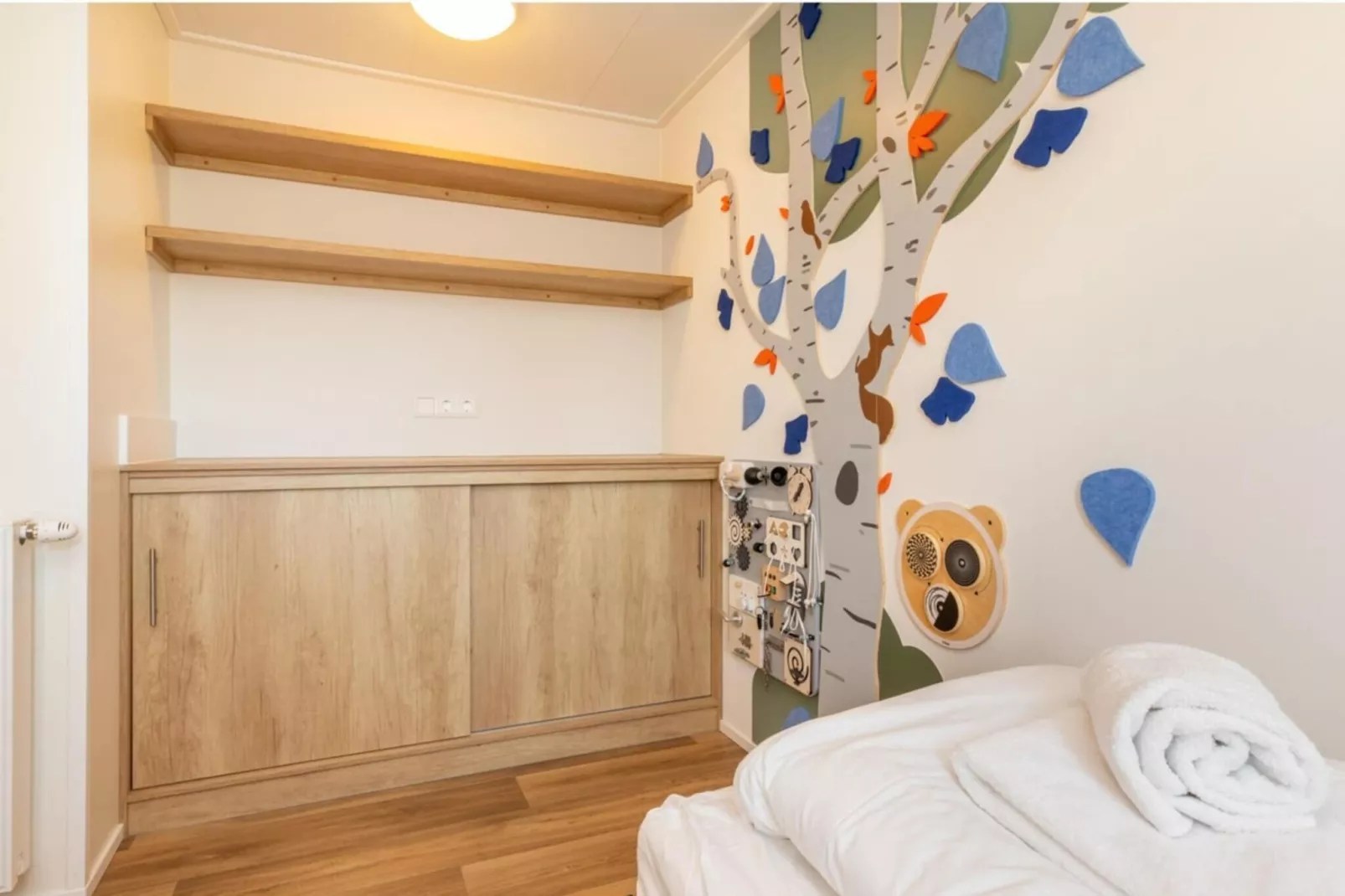 Chalet - Camping de Duinhoeve 'Bosdier'-Slaapkamer
