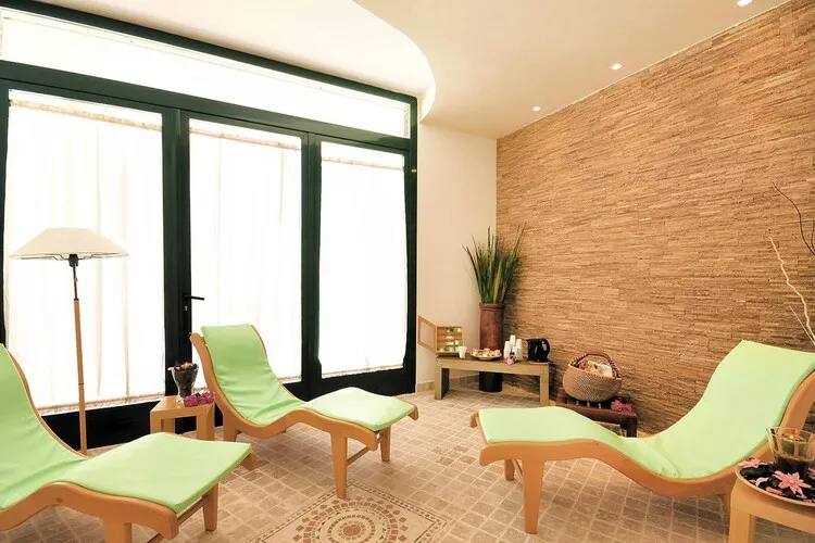 Ferienanlage La Cecinella Villaggio Turistico Cecina Mare Typ Trilo  F Villette GINEPRO-Woonkamer