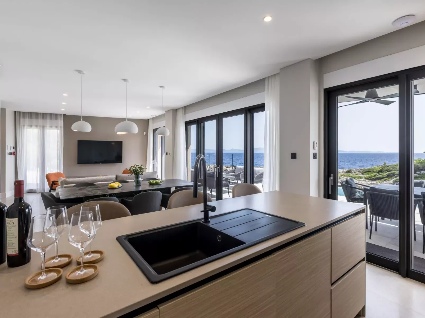 Luxury Villa Mare-Binnen