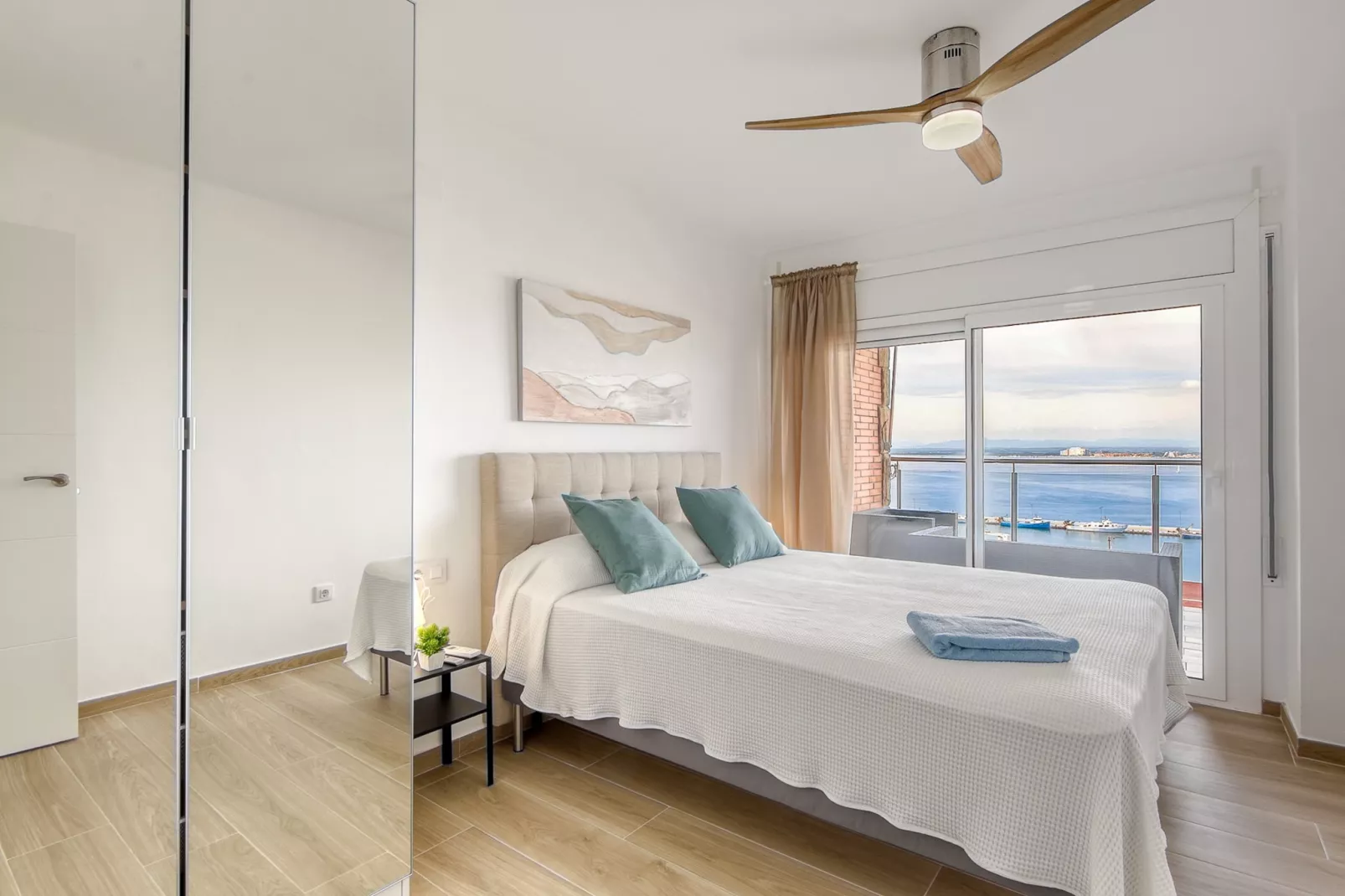 MONACO 1 A Roses-Slaapkamer