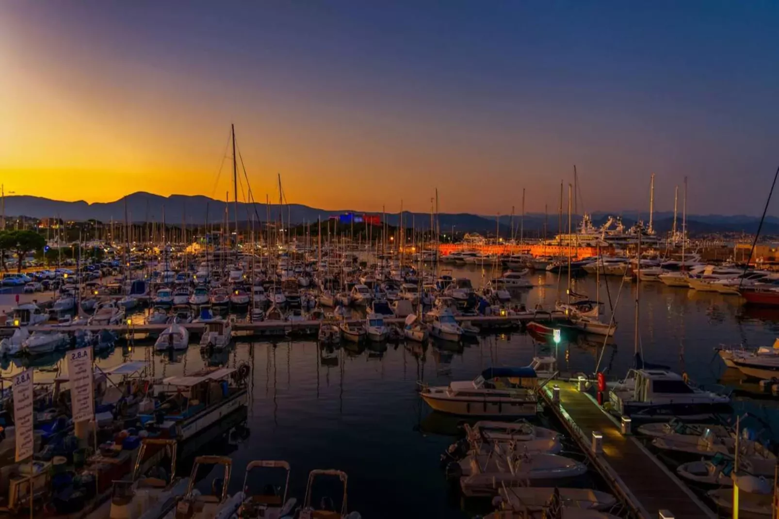 Appartement au Cœur du Centre-Ville d'Antibes-Gebieden zomer 20km