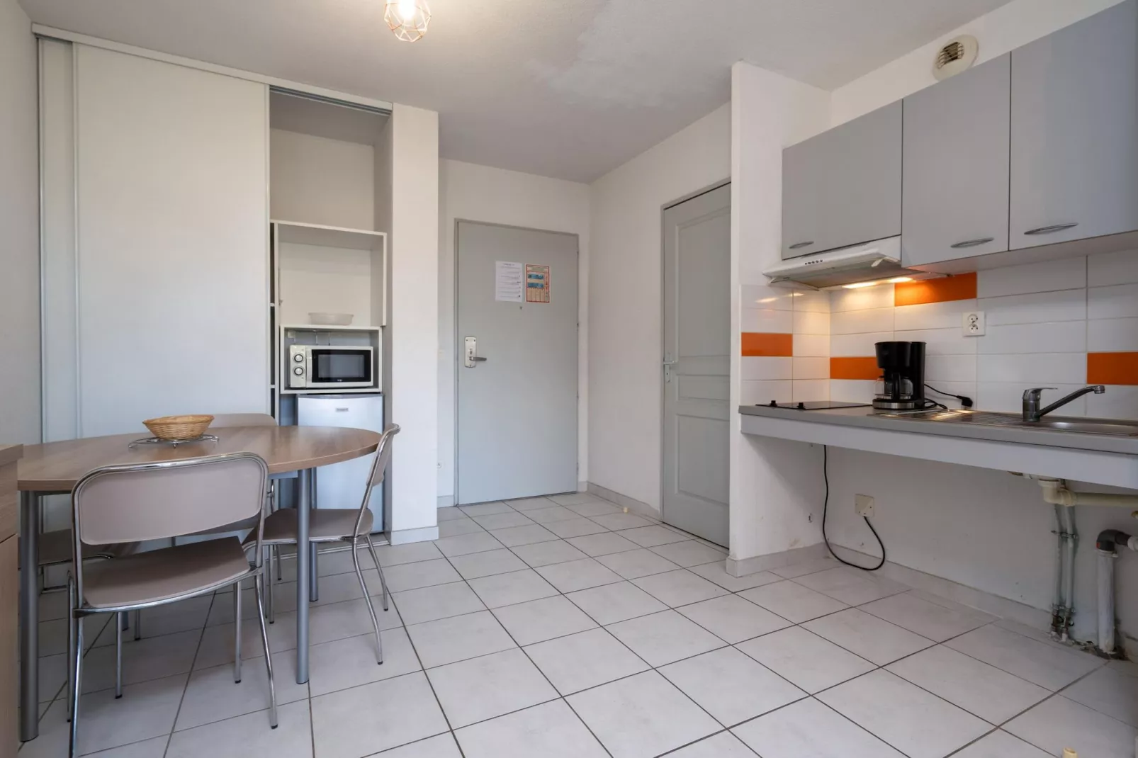 Cap Camargue B N 26 - 2P4-Keuken