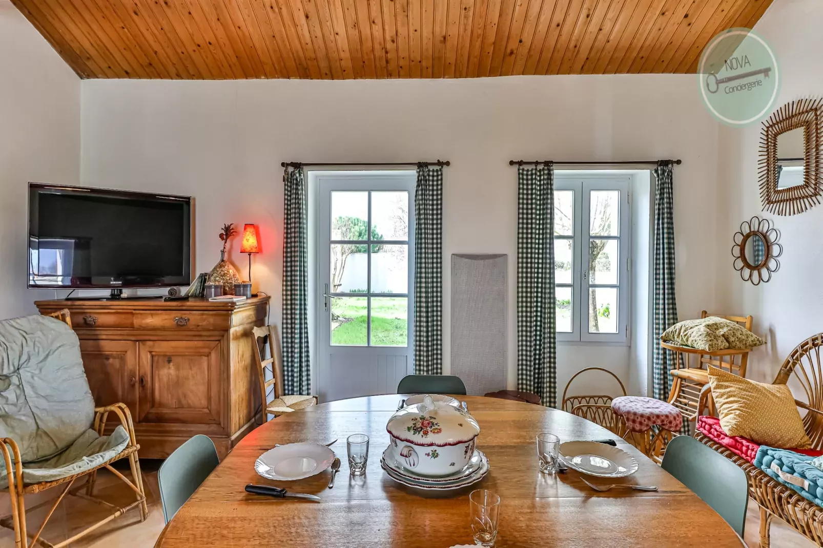 Charmante maison vendéenne-Eetkamer