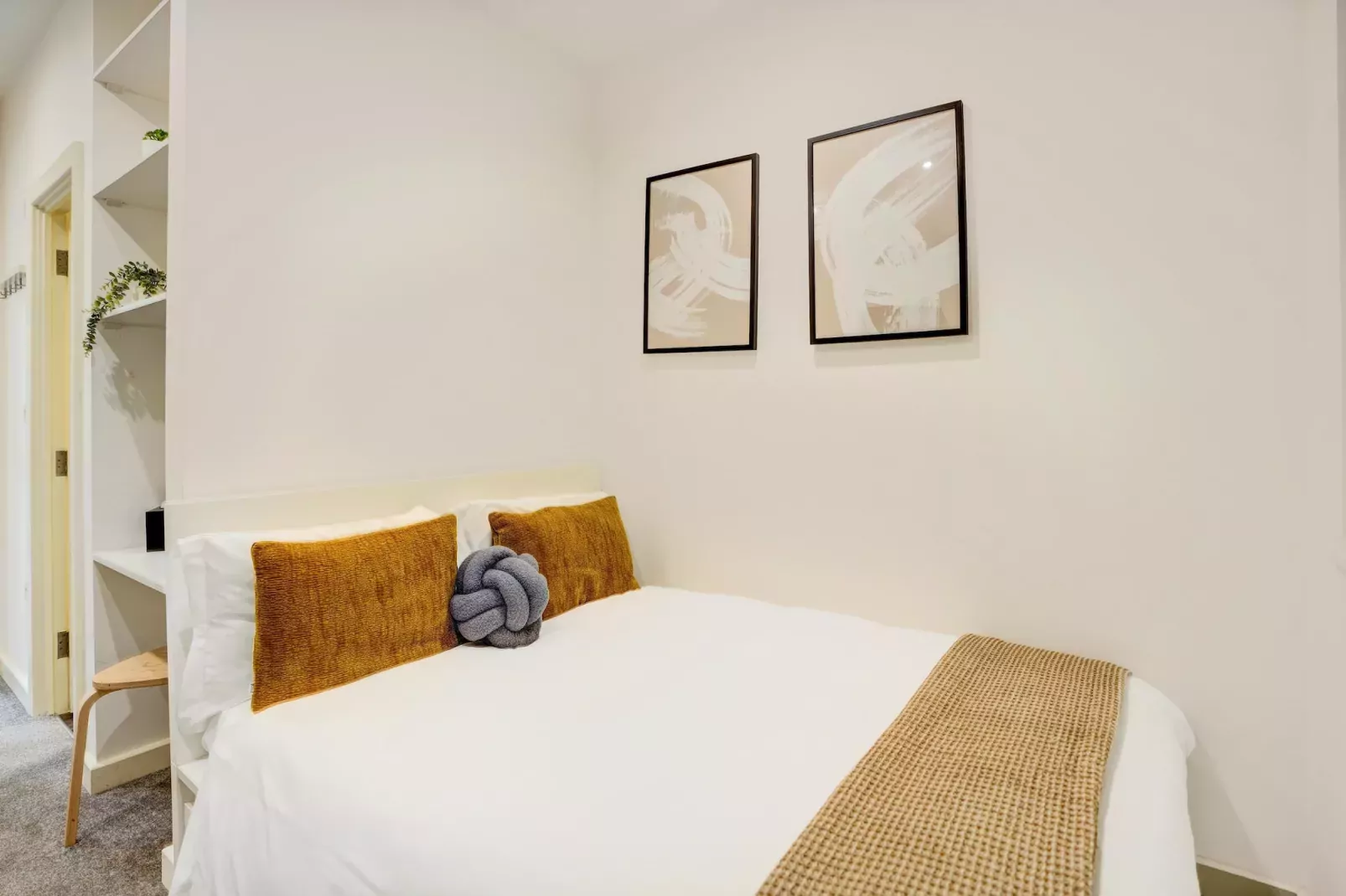 Kingston Luxe Suites Riverside Apartment Belvilla  Deluxe