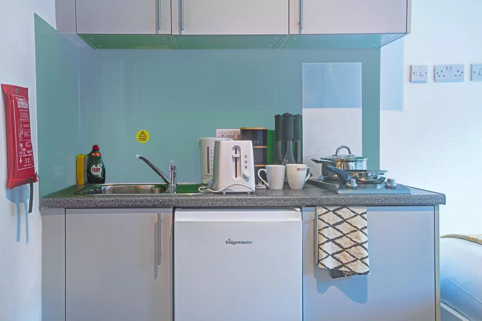 Kingston Luxe Suites Riverside Apartment Belvilla  Deluxe-Keuken