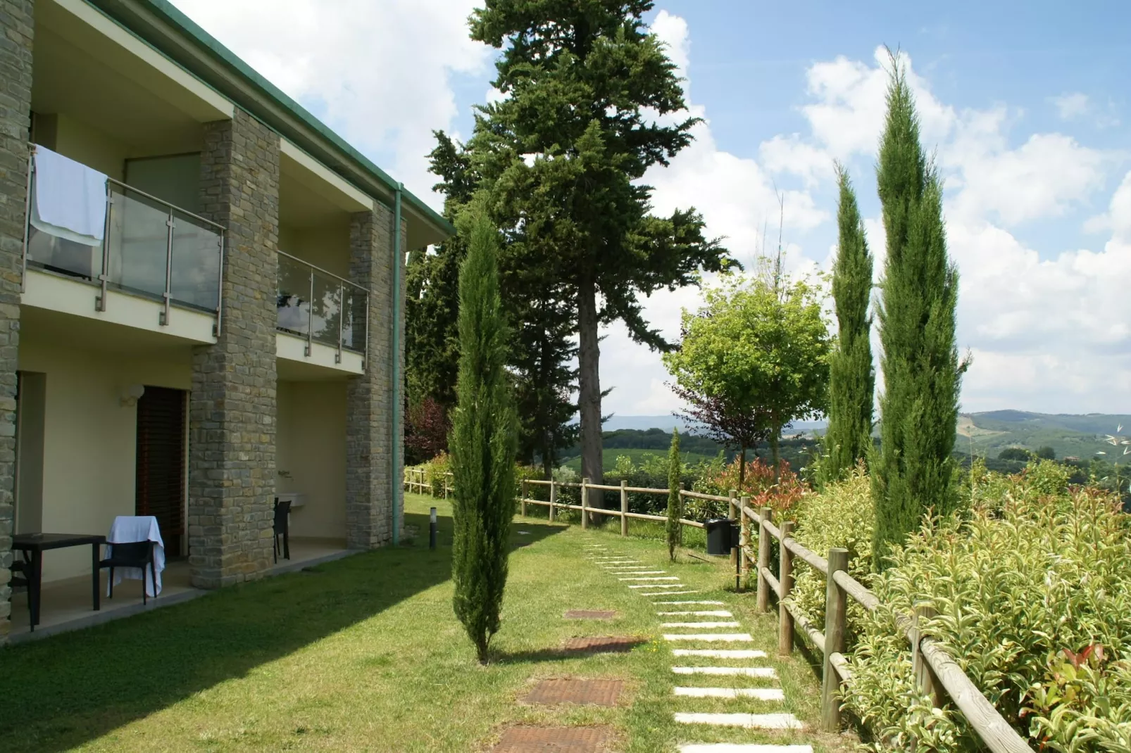 Chianti Village Morrocco B4-Buitenkant zomer