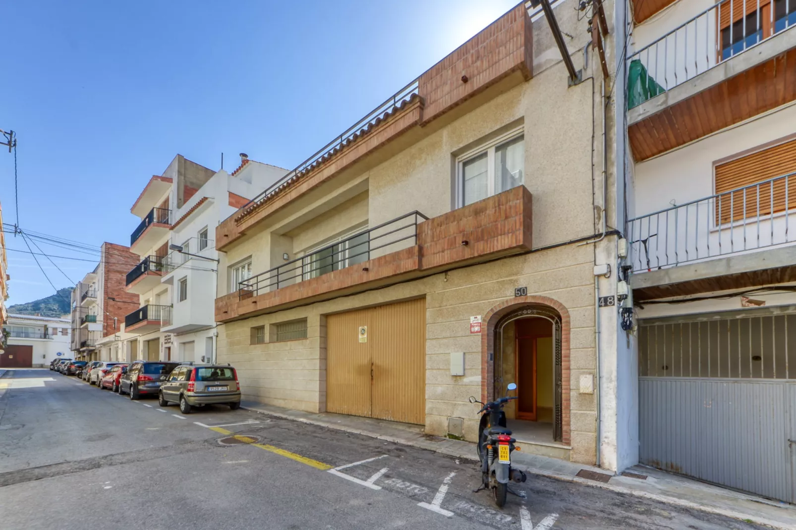CASA COLOM Roses-Buitenkant zomer