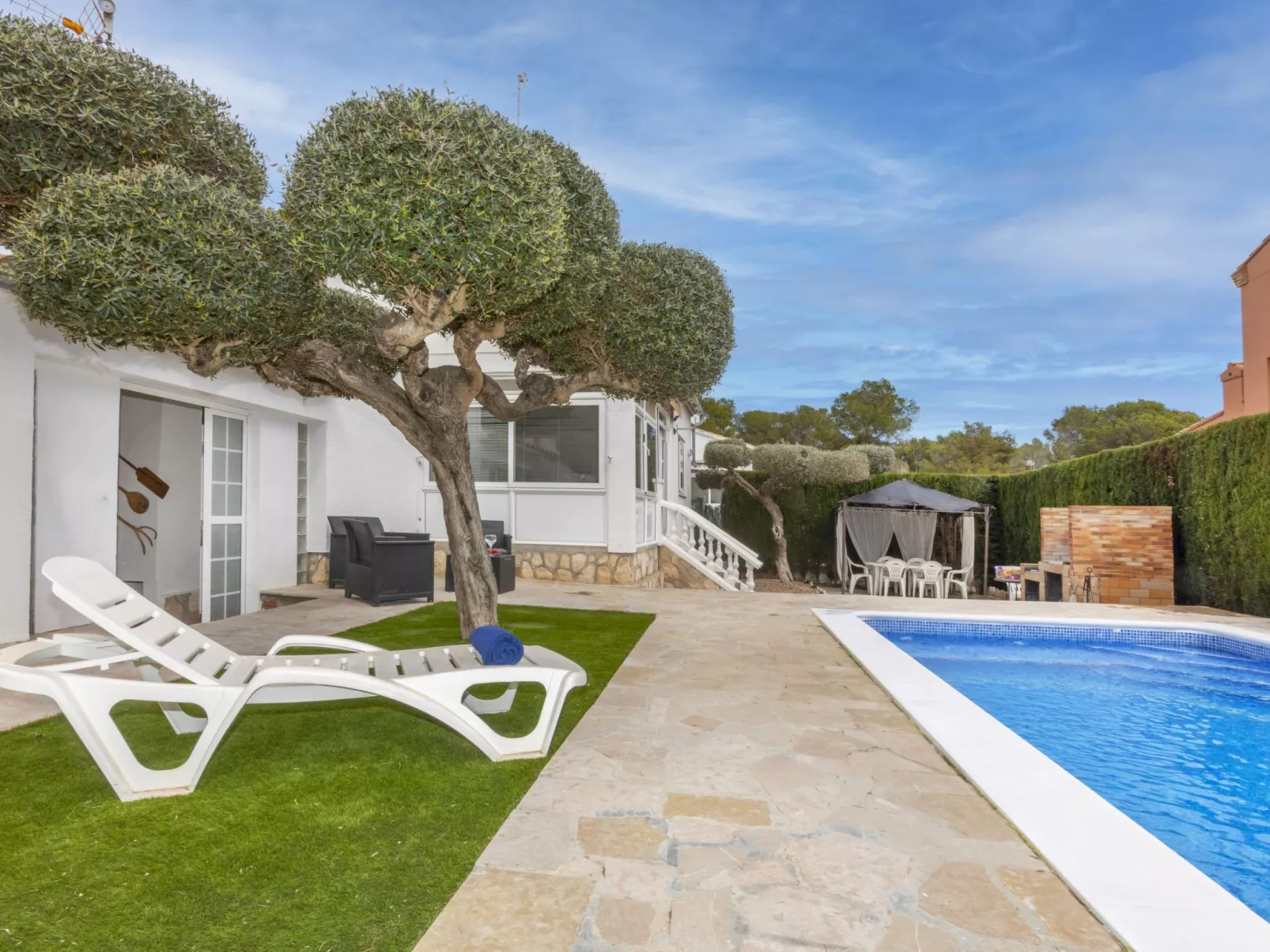 Villa Palmera IV-Buiten