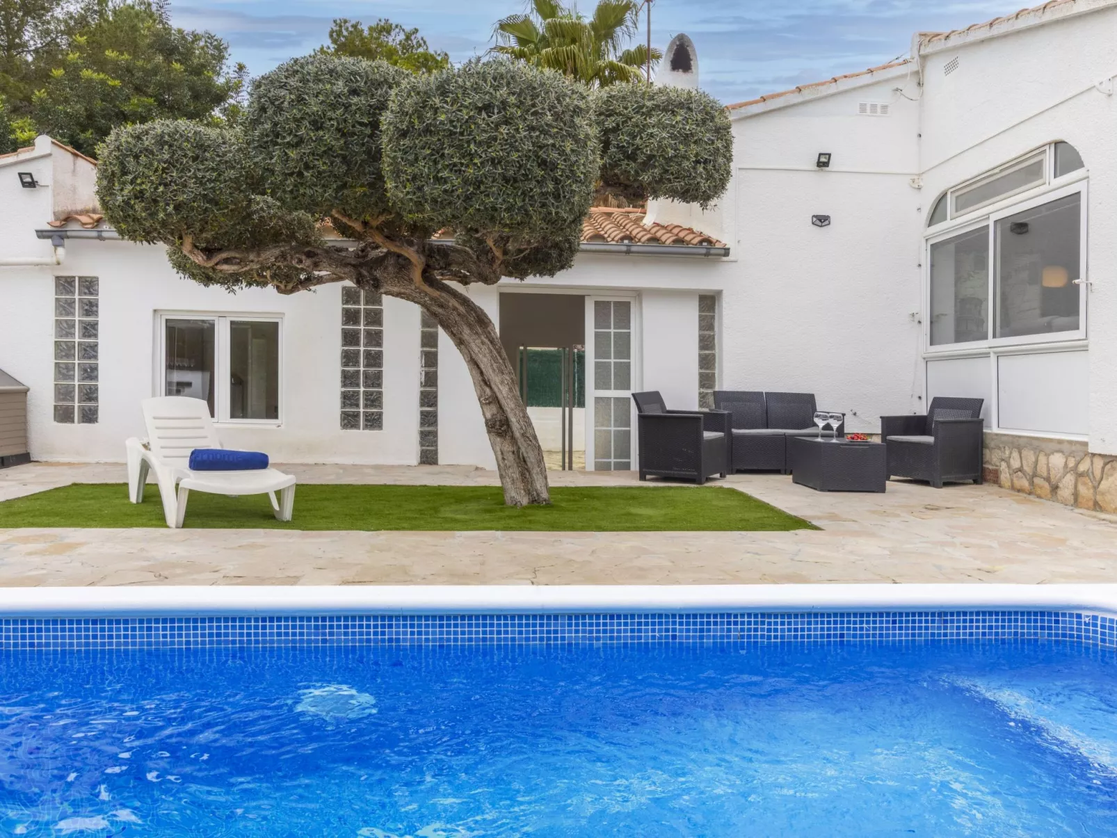 Villa Palmera IV-Buiten