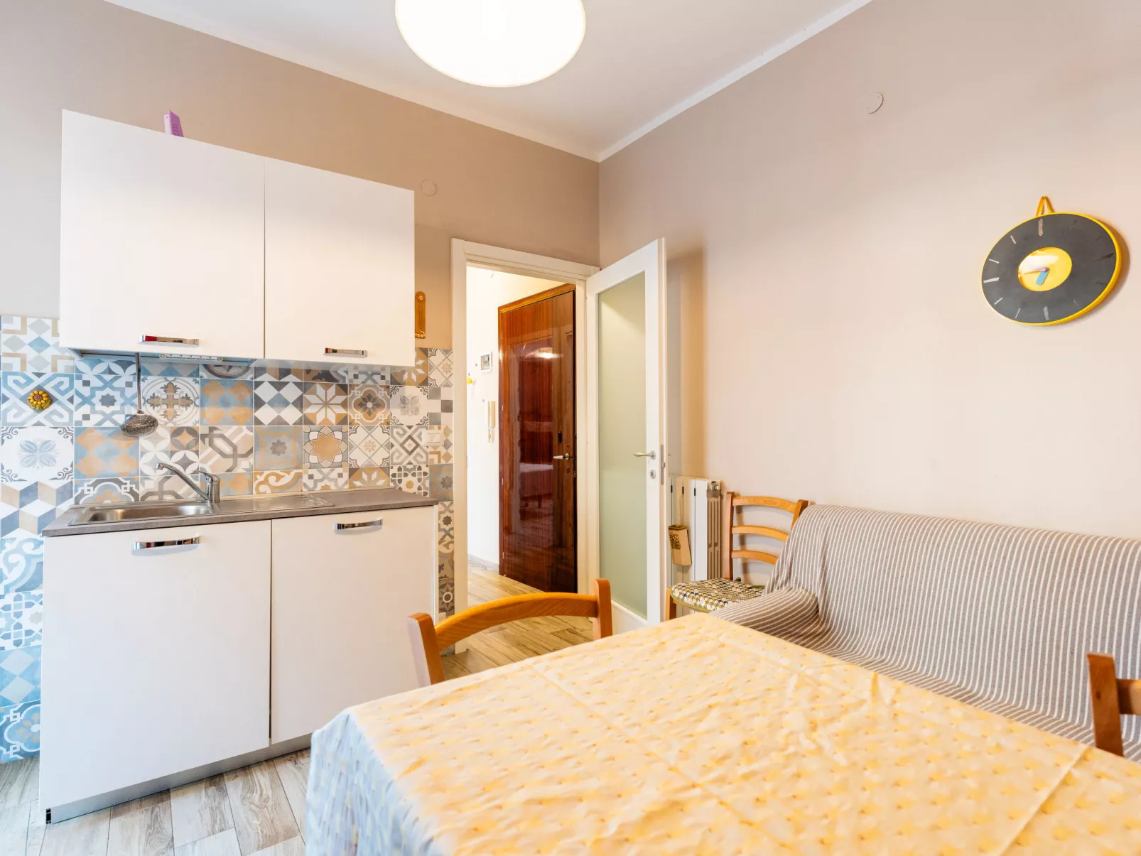 Maurizio's Place-Binnen