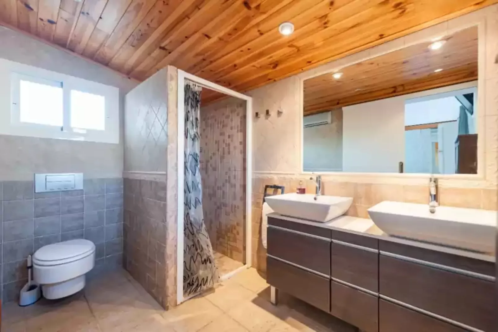 Can Rovet-Badkamer