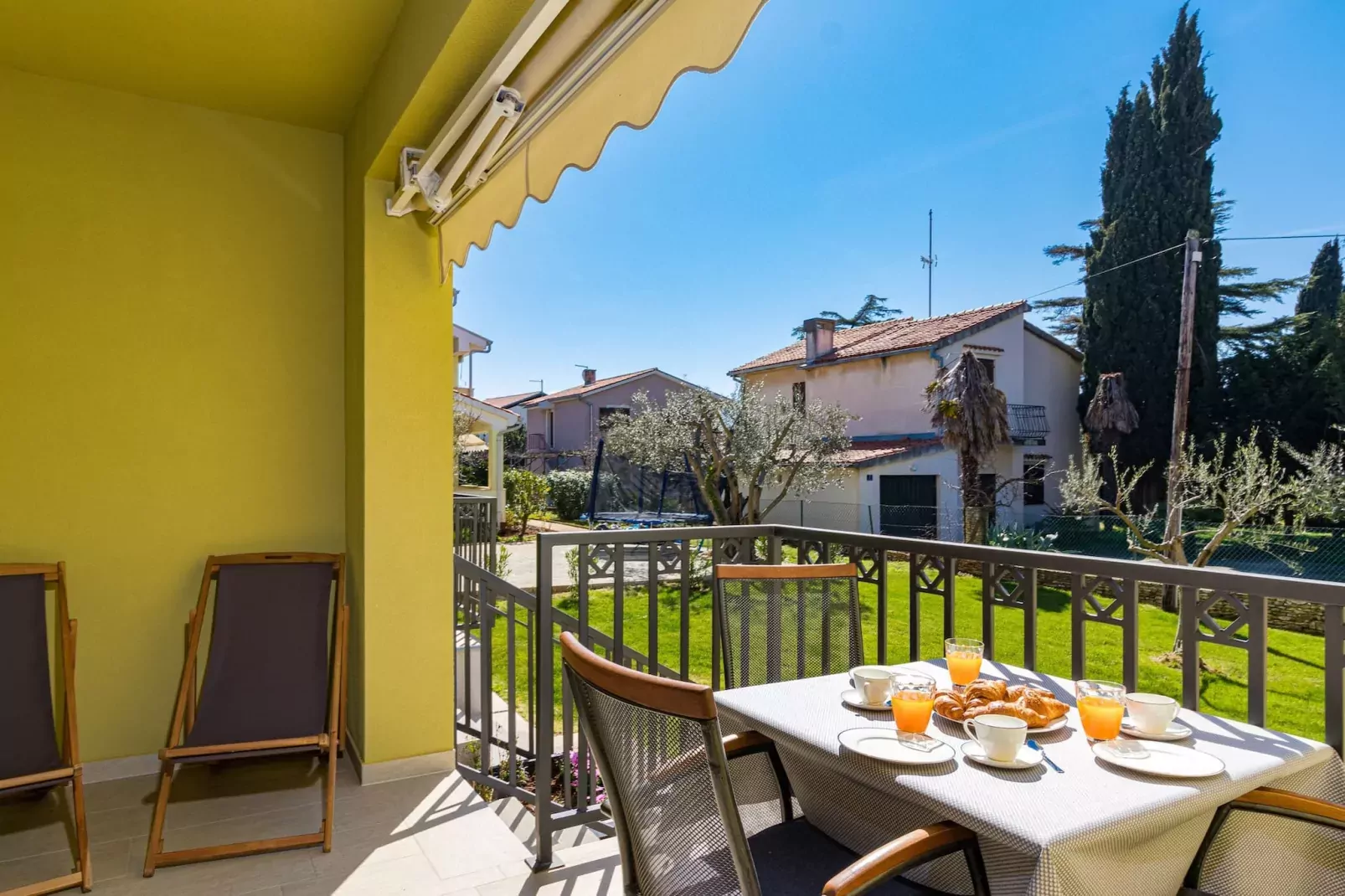 Salvia - Modern, Elegant Apartment (Rosemary)-Terras