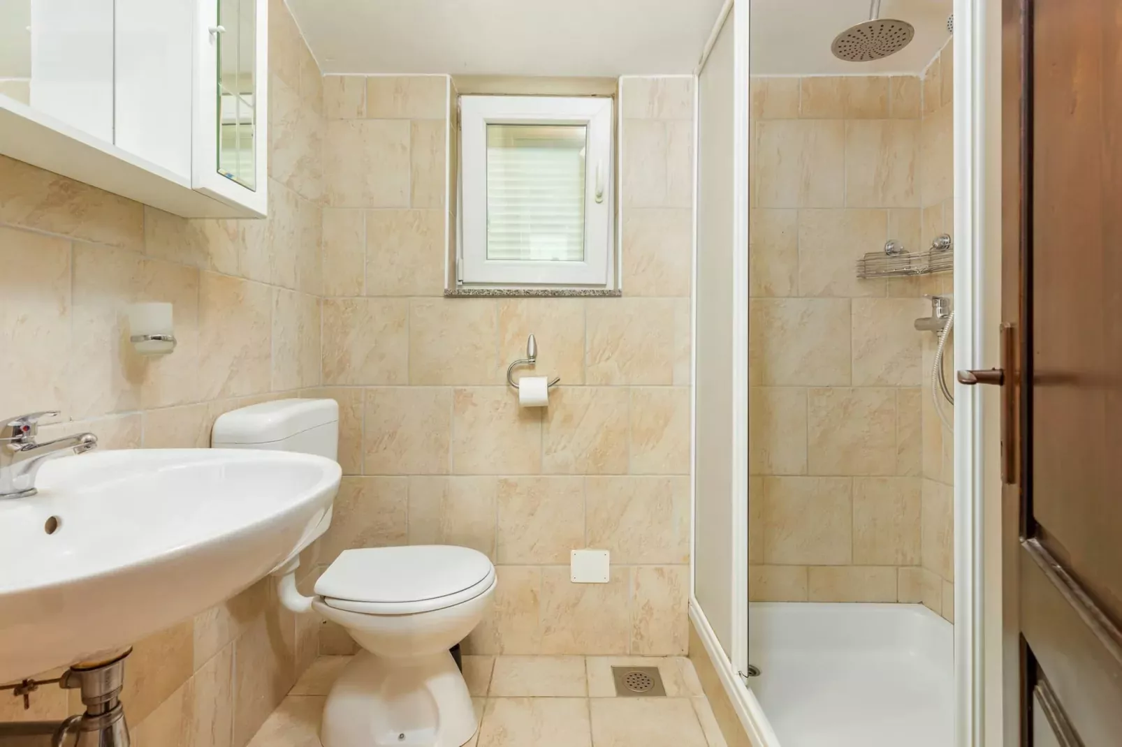 Apartment with Pool in Liznjan - Buneta-Badkamer
