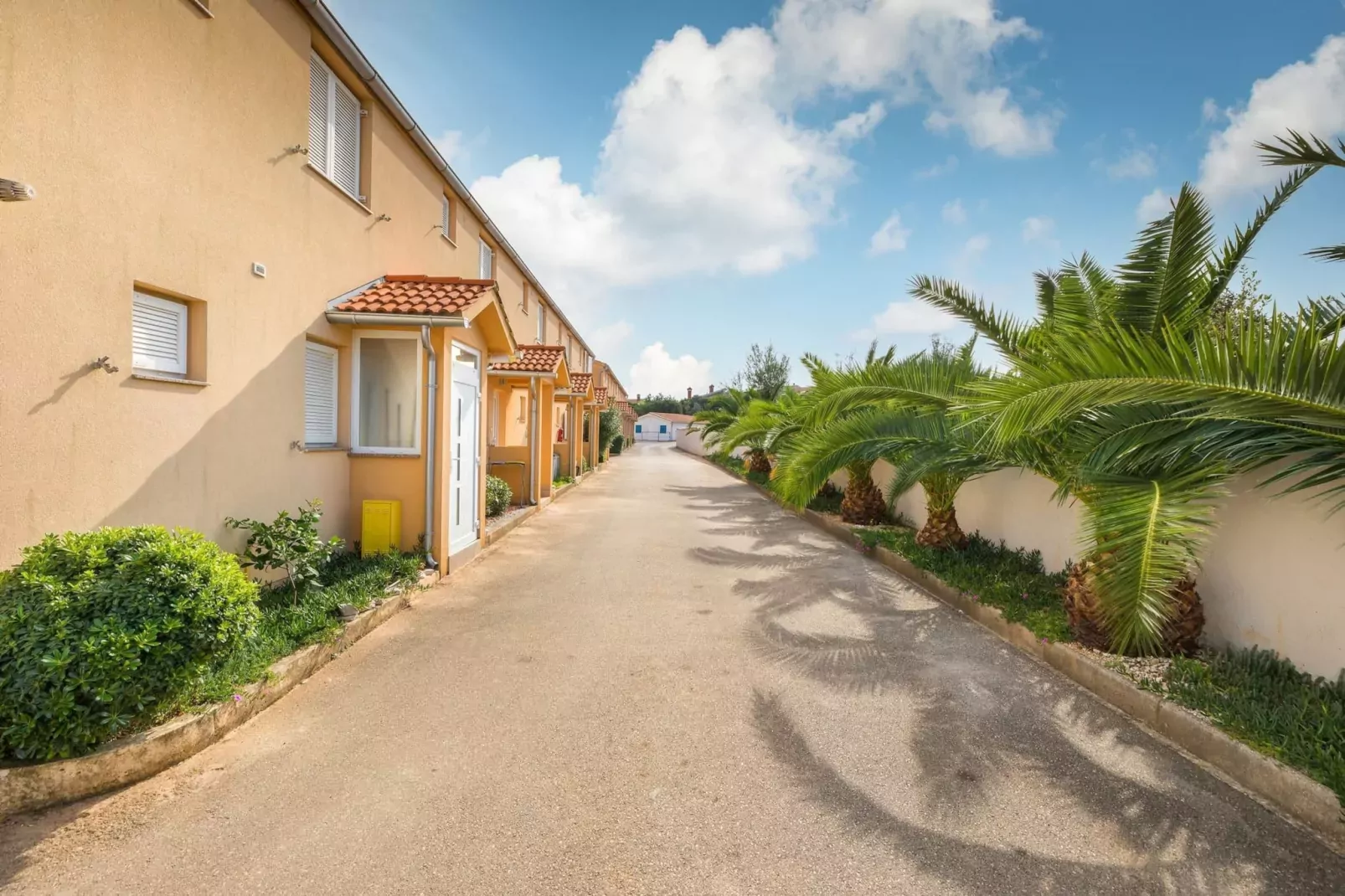 Apartment with Pool in Liznjan - Buneta-Buitenlucht
