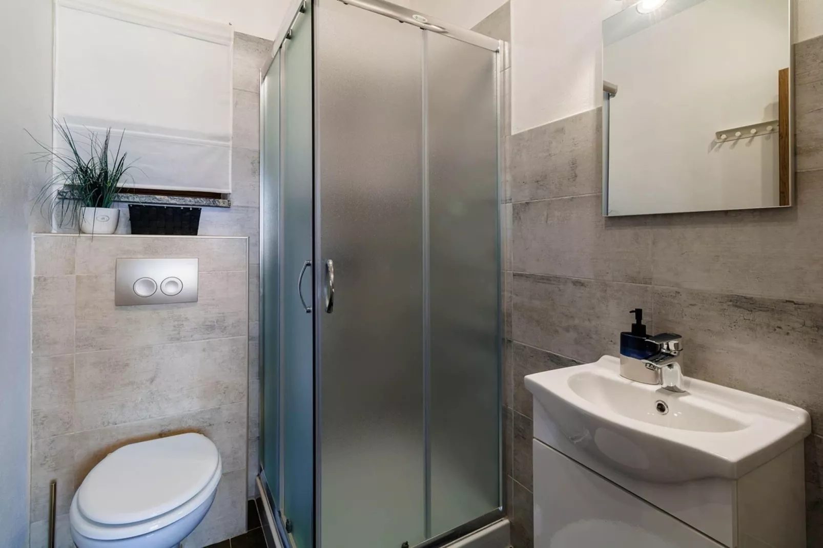 Holiday House Ulika with Private Pool-Badkamer