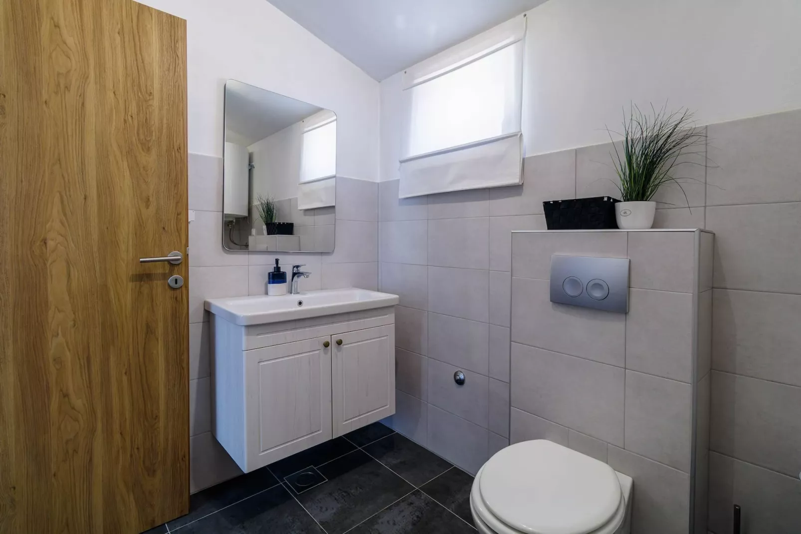Holiday House Ulika with Private Pool-Badkamer