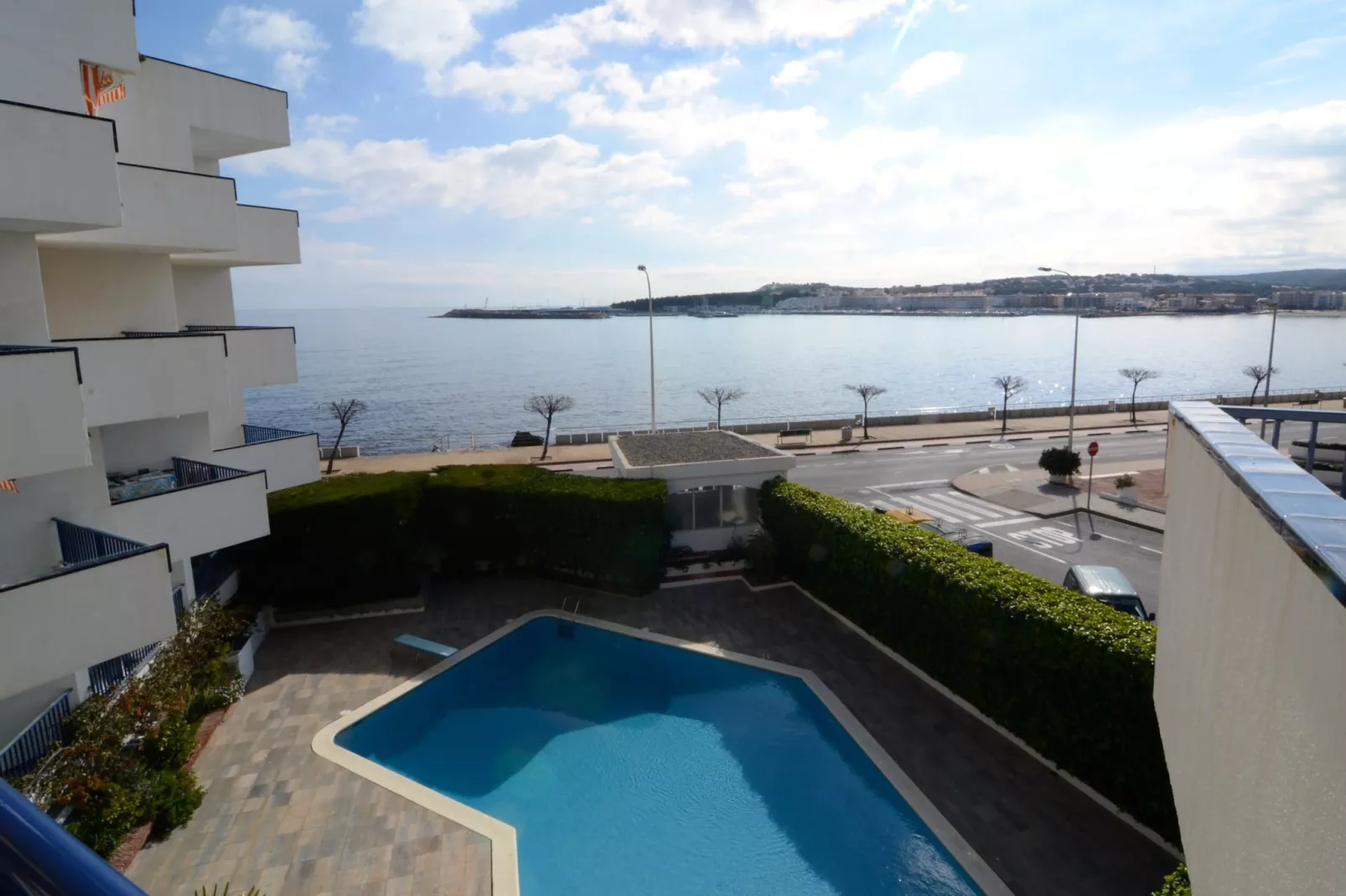 APARTMENT PASSEIG DEL MAR 18-Zwembad