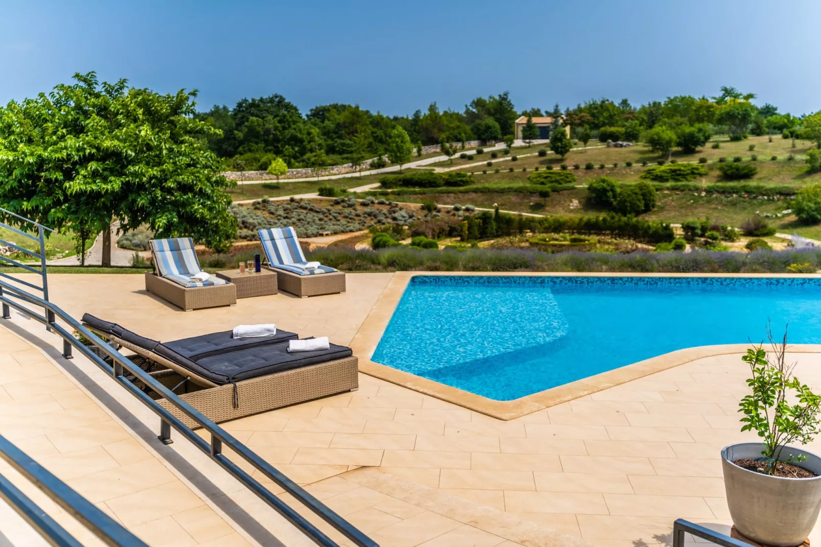 Villa Arkaim with Private Pool-Zwembad