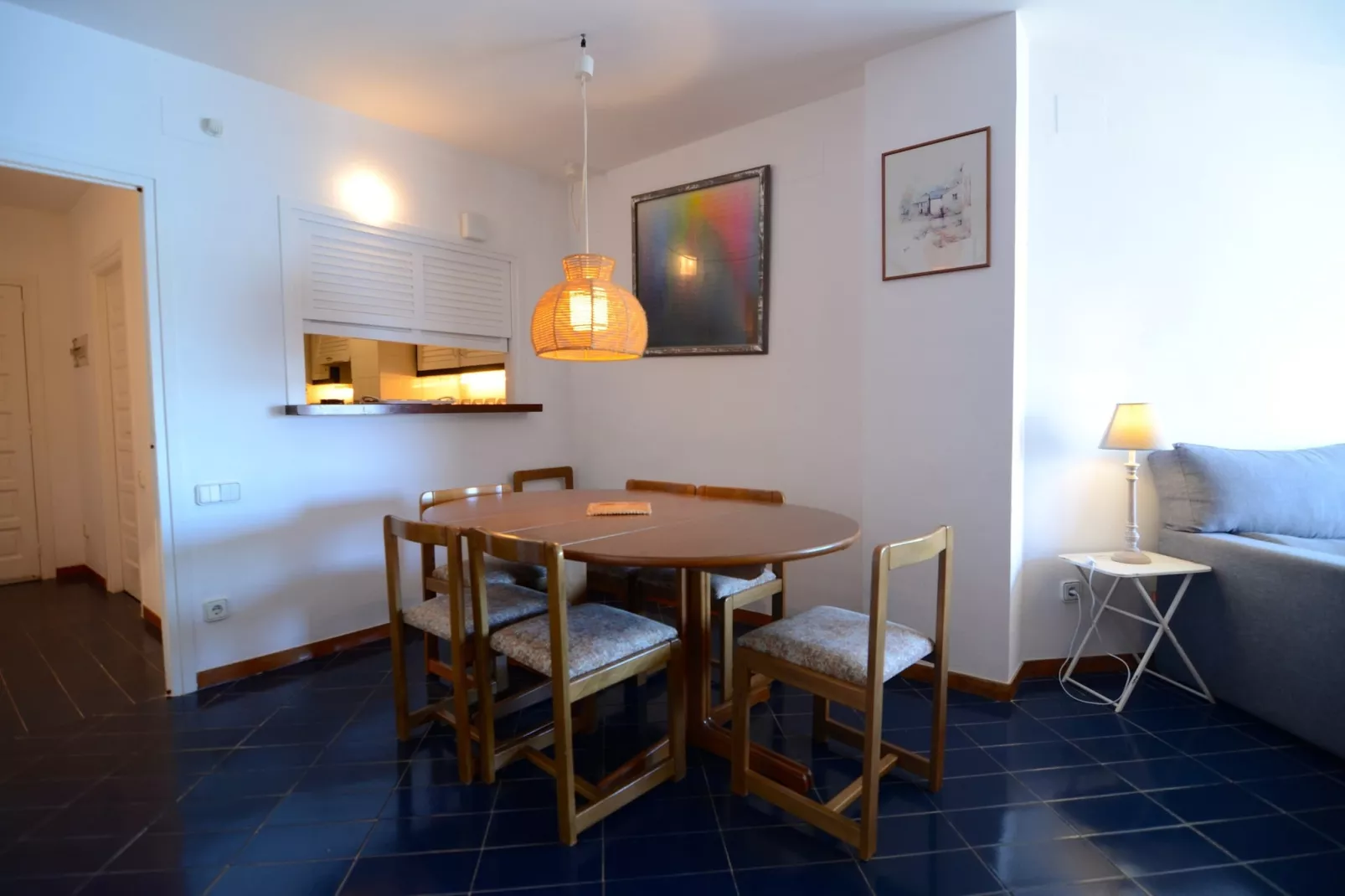 APARTMENT PASSEIG DEL MAR 22-Eetkamer