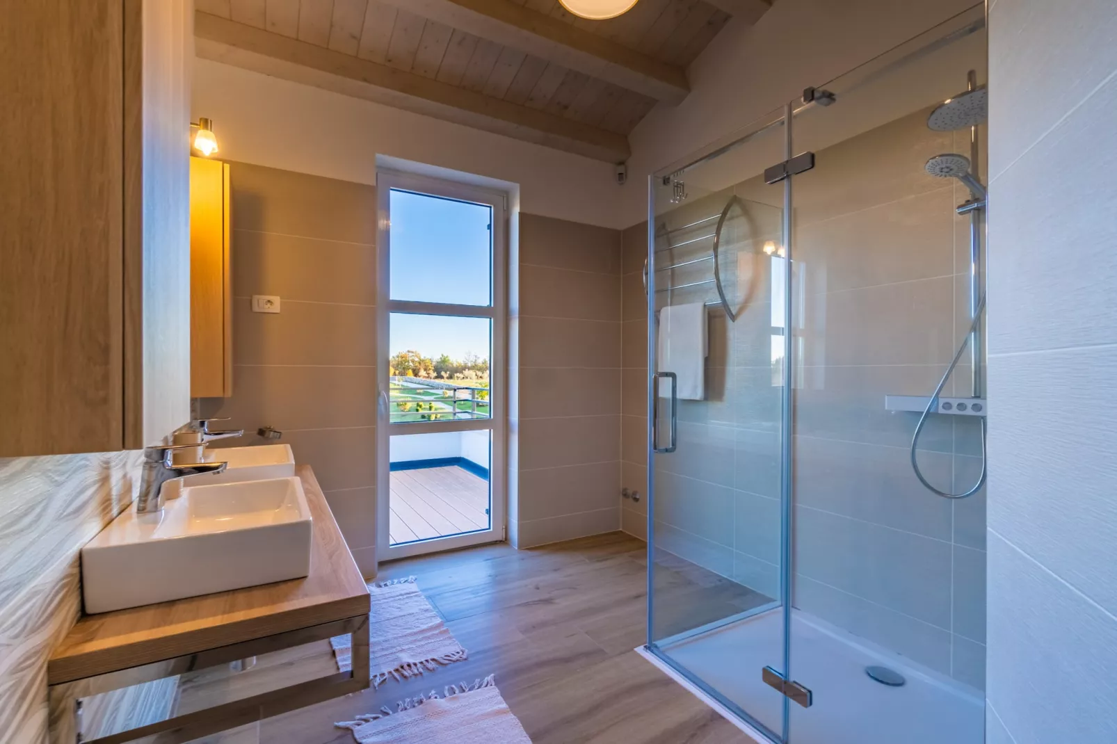 Villa Arkaim with Private Pool-Badkamer