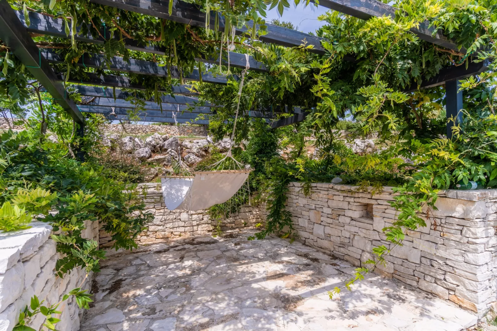 Villa Arkaim with Private Pool-Tuinen zomer