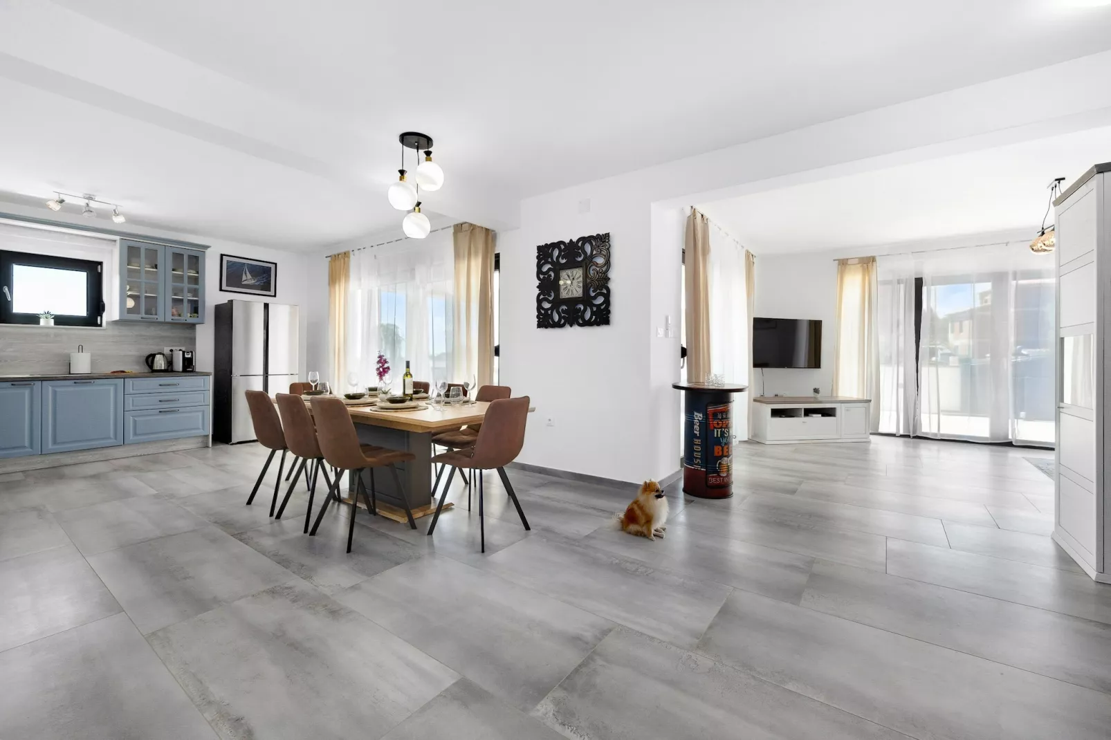 Enchanting Villa Bianca North with Pool and Jacuzz-Eetkamer