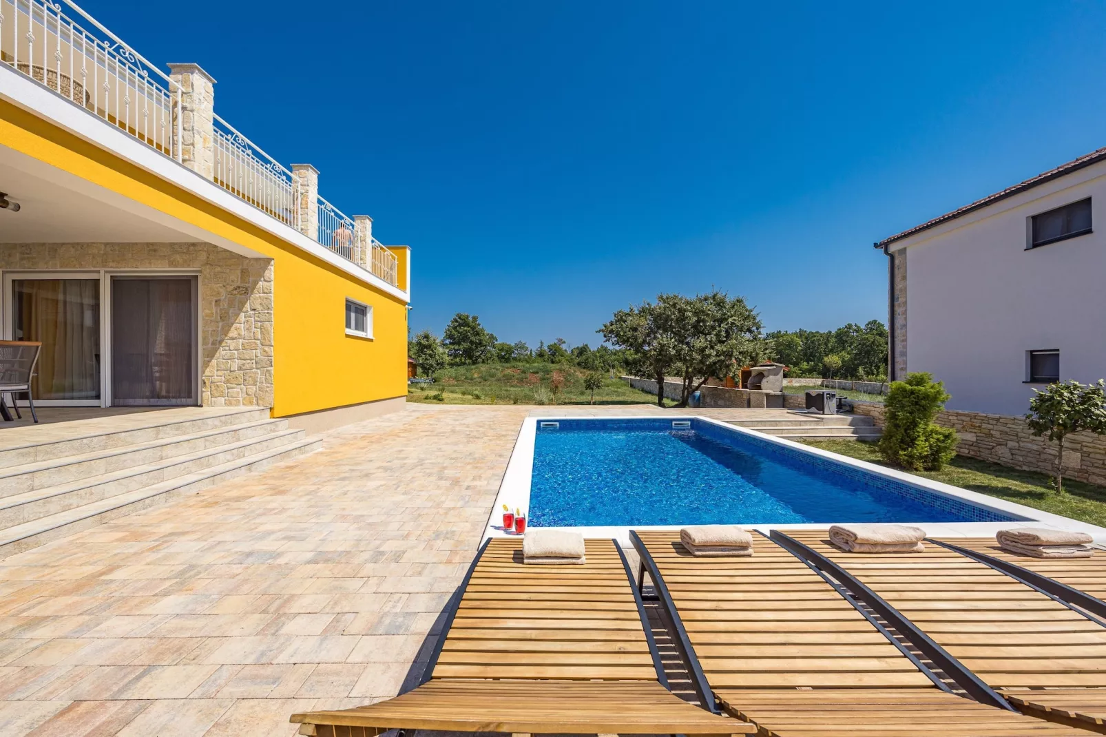 Enchanting Villa Magdalena East with Pool and Jacu-Zwembad