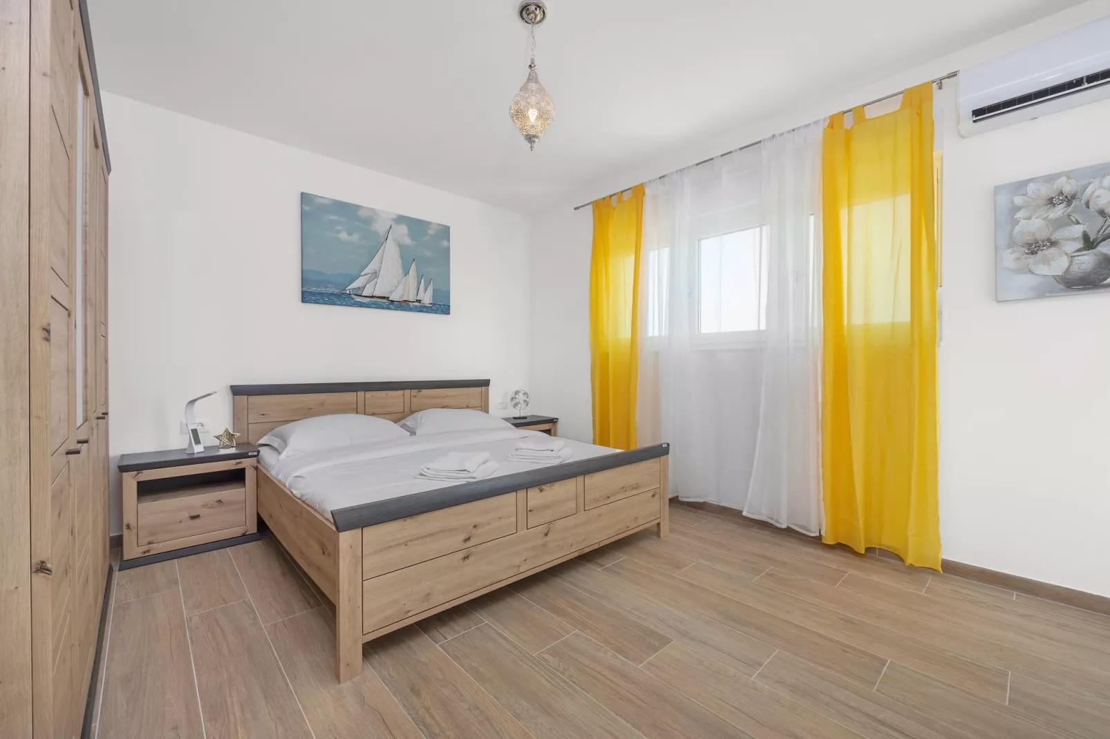 Enchanting Villa Magdalena East with Pool and Jacu-Slaapkamer