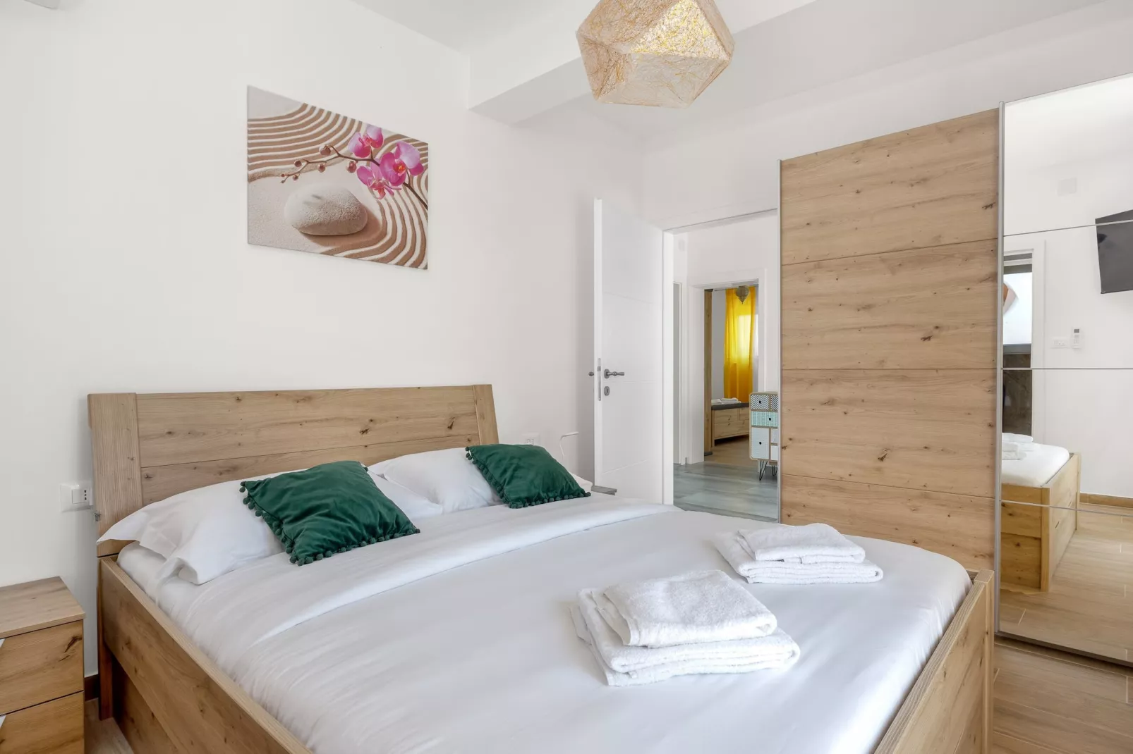 Enchanting Villa Magdalena East with Pool and Jacu-Slaapkamer