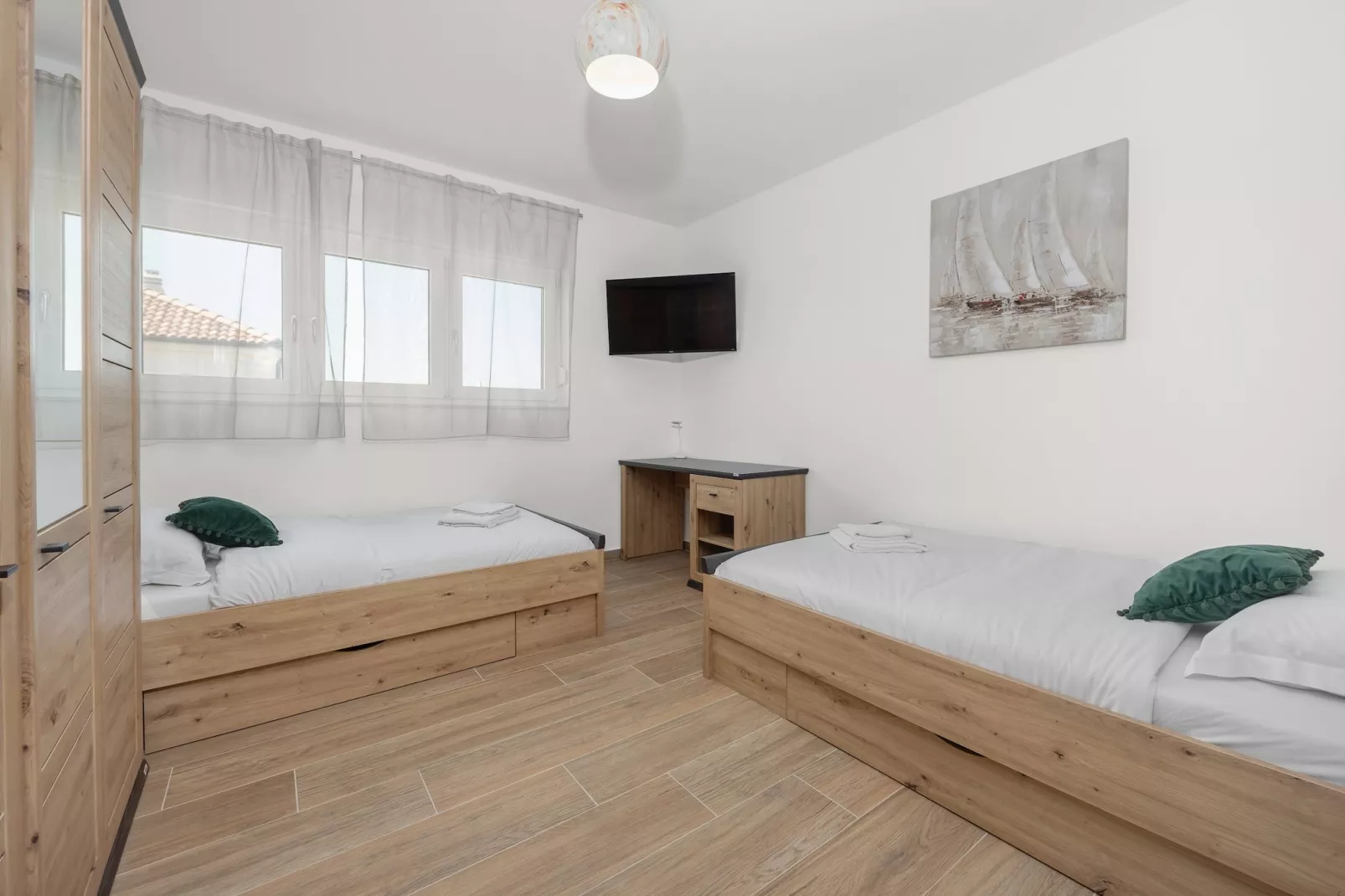 Enchanting Villa Magdalena East with Pool and Jacu-Slaapkamer