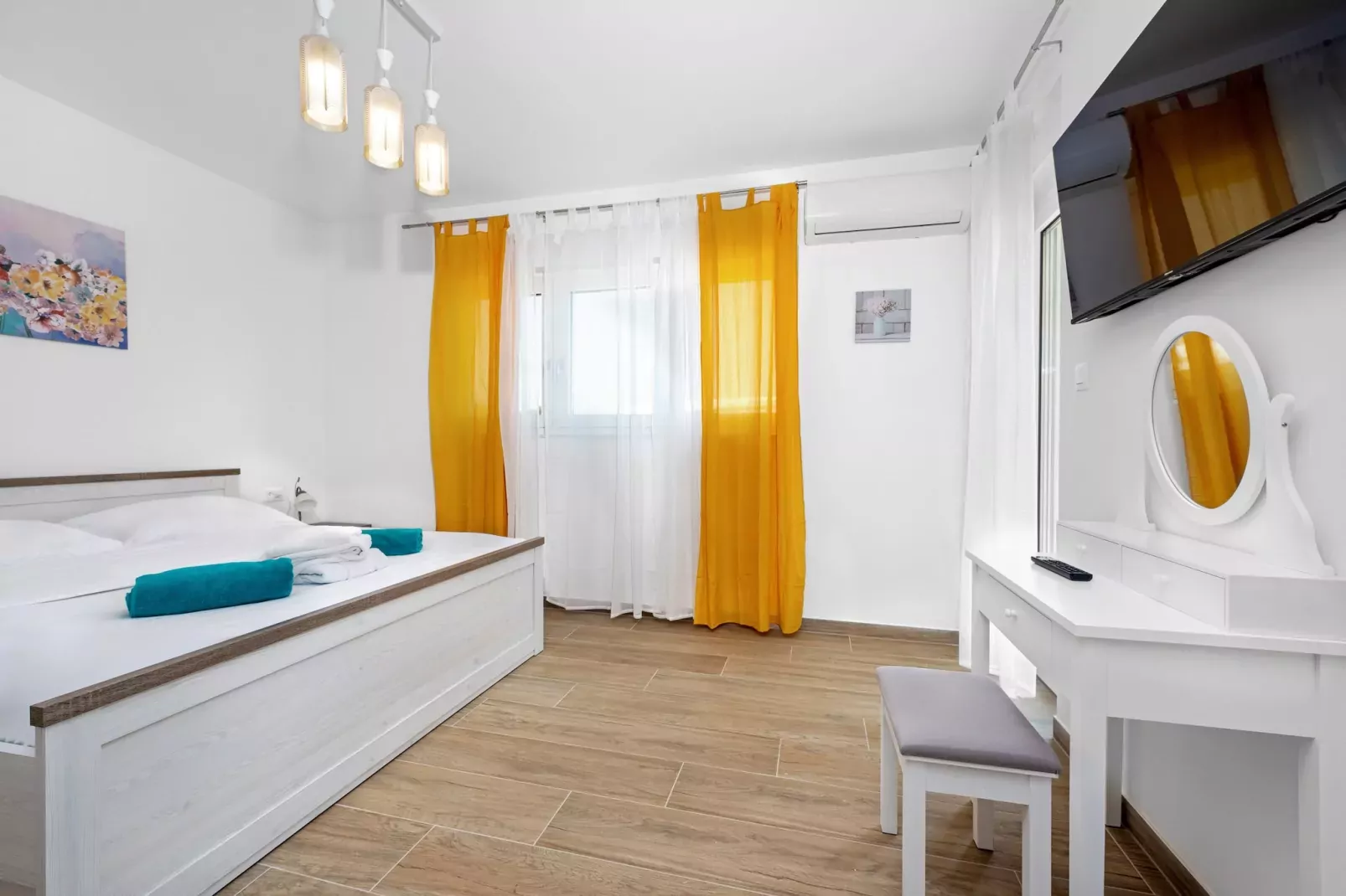 Enchanting Villa Magdalena East with Pool and Jacu-Slaapkamer