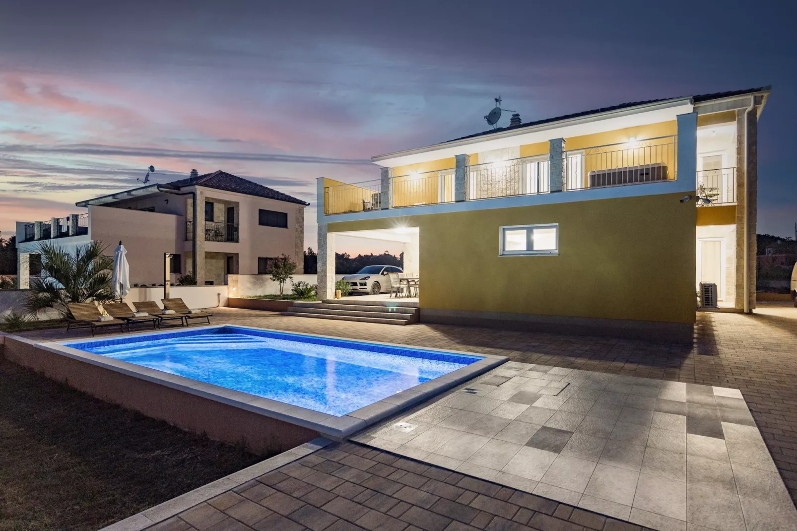 Enchanting Villa Magdalena East with Pool and Jacu-Buitenlucht