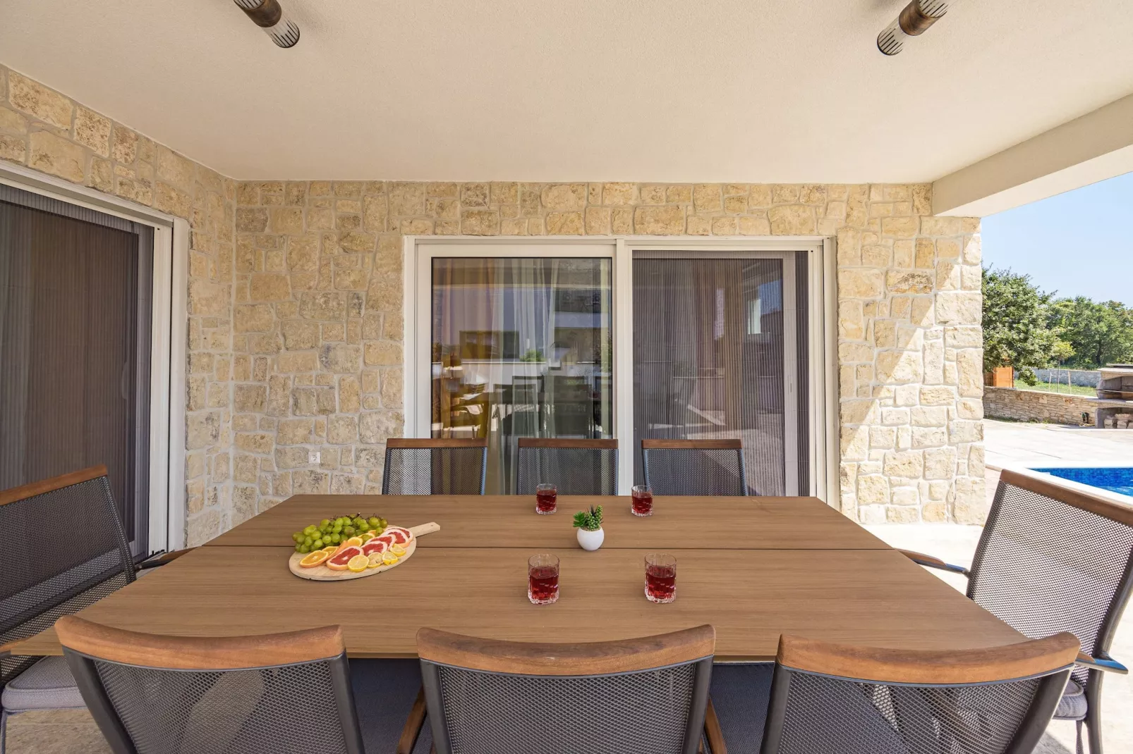 Enchanting Villa Magdalena East with Pool and Jacu-Terras
