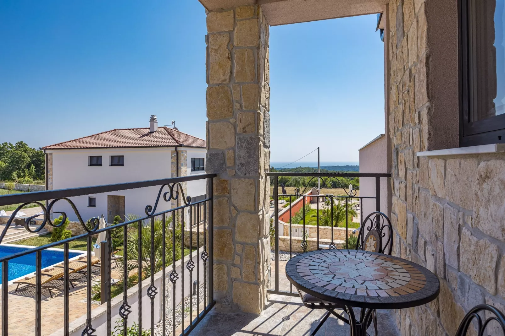 Enchanting Villa Magnolia West with Pool and Jacuz - 10559370