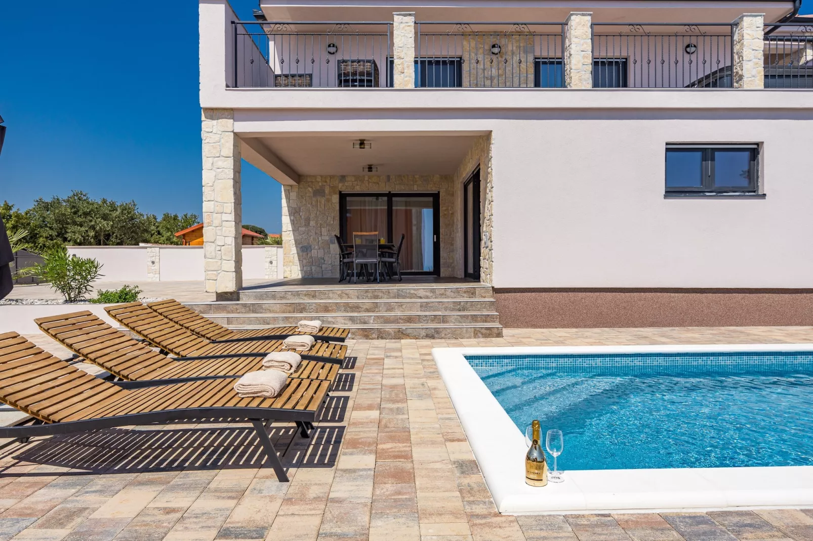 Enchanting Villa Magnolia West with Pool and Jacuz - 10559376